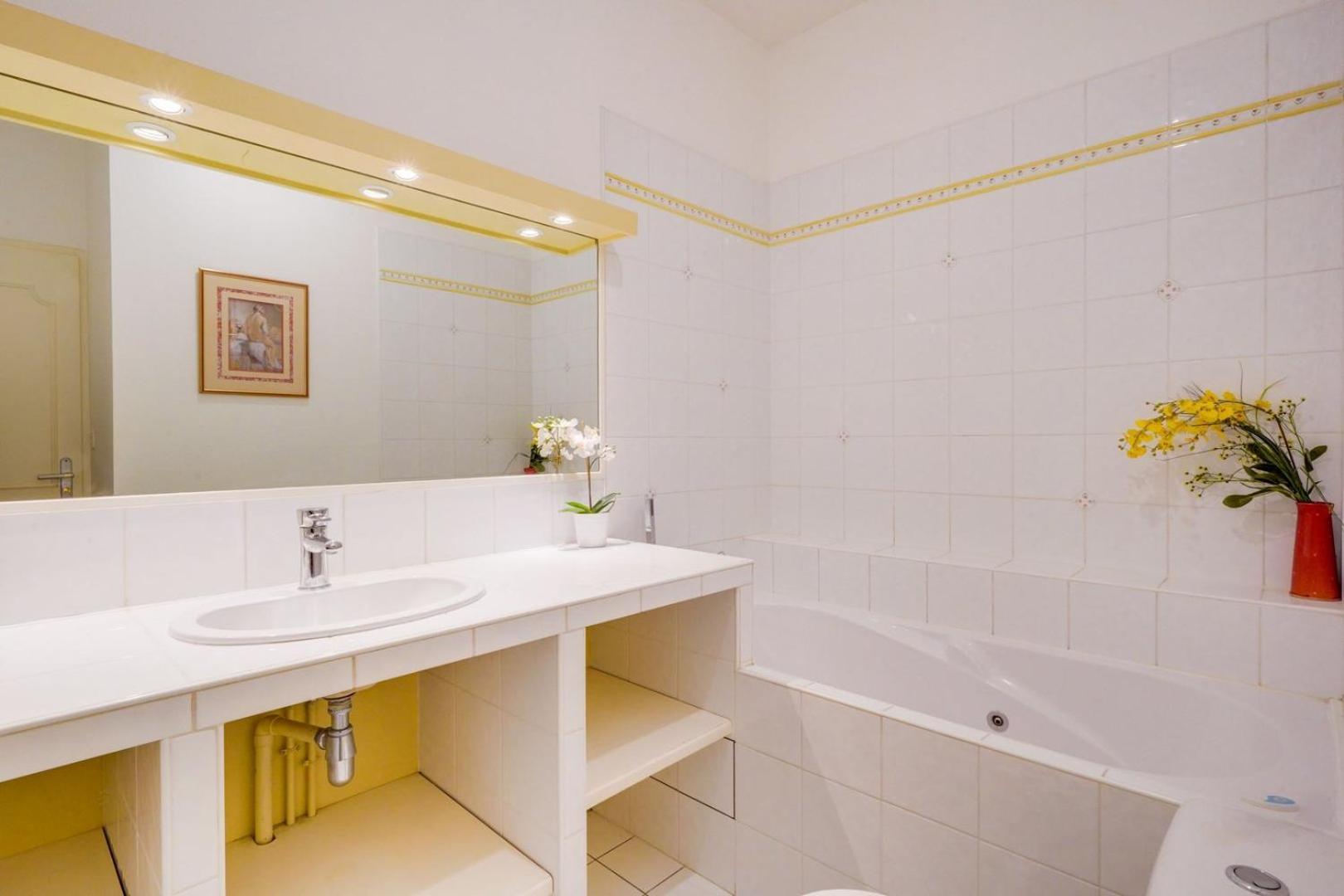 Lovely Apartment With Exceptional Terrace Bordeaux Luaran gambar